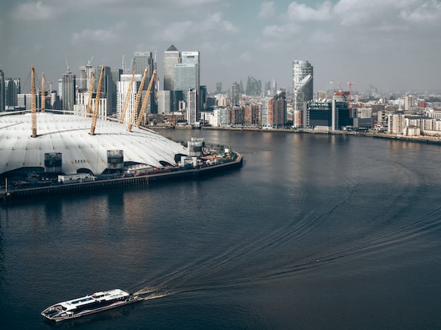 city-of-london-millenium-done-canary-wharf